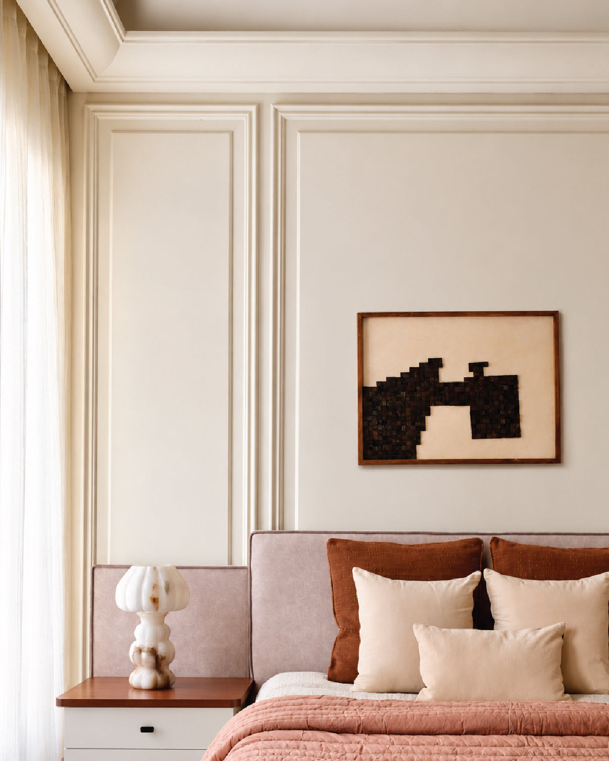 NOURA sculptural table lamp in contemporary interior