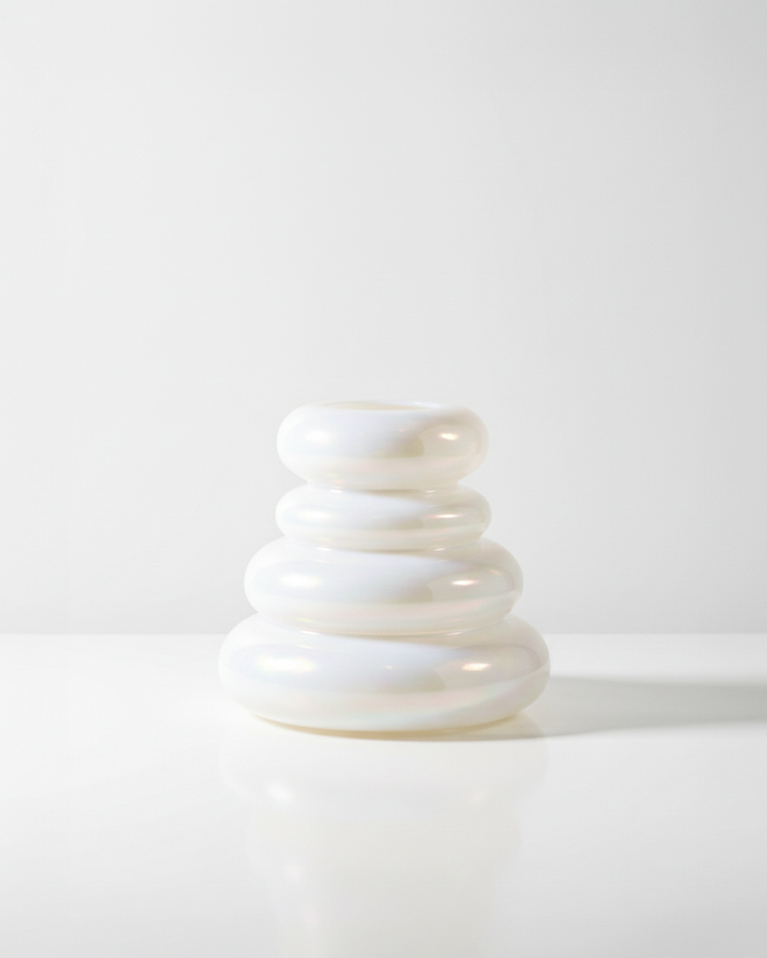 Mugen Revo Vase in opal handblown glass