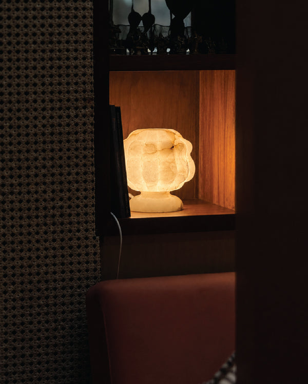 Rui sculptural table lamp in contemporary interior